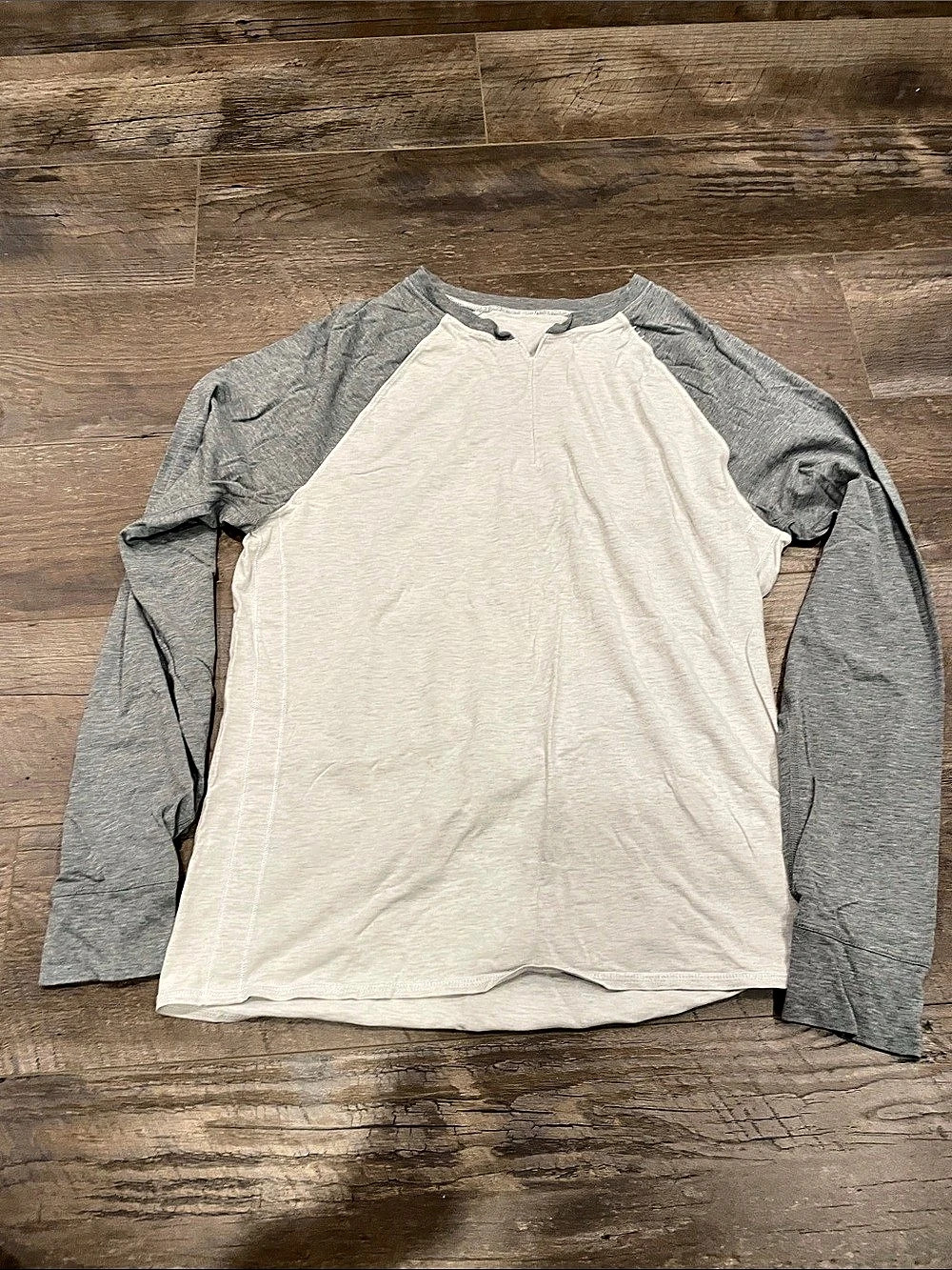 Lululemon Emerald Long Sleeve Men's Gray & White Long Sleeve Tee